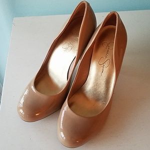 Jessica Simpson Nude Round Toe Patent Pump